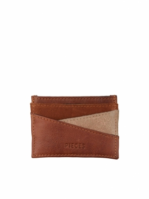 PCNAOMI LEATHER CARDHOLDER FC 258576001 Root